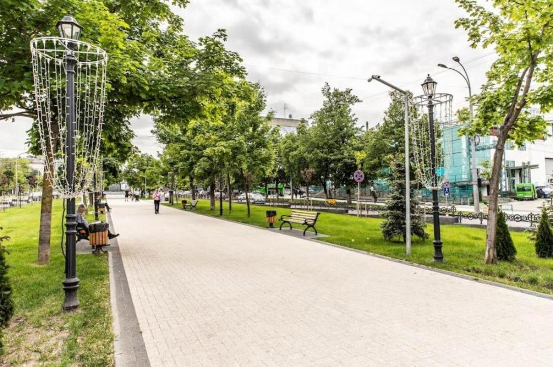 Lia*S Deluxe Apartment In The Center Chisinau Exterior photo